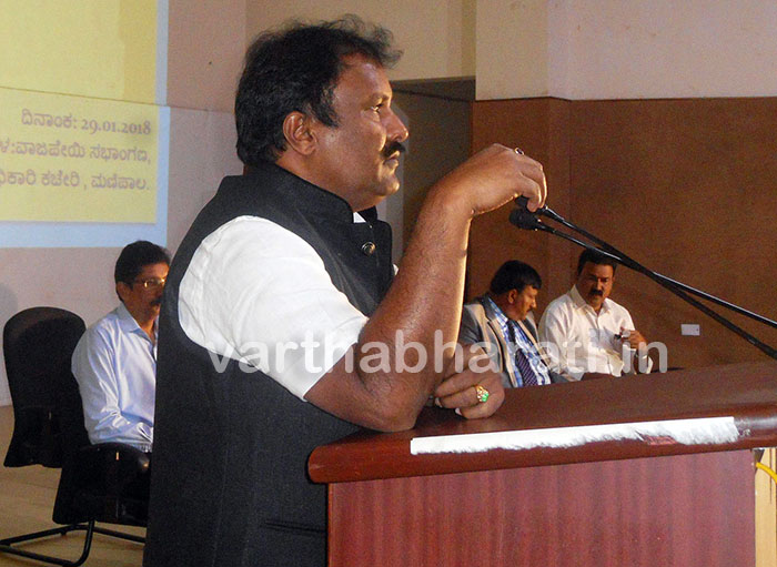 ಗುತ್ತಿಗೆ ಸಫಾಯಿ ಕರ್ಮಚಾರಿಗಳ ಖಾಯಂಗೆ ಪ್ರಯತ್ನ: ವೆಂಕಟೇಶ್